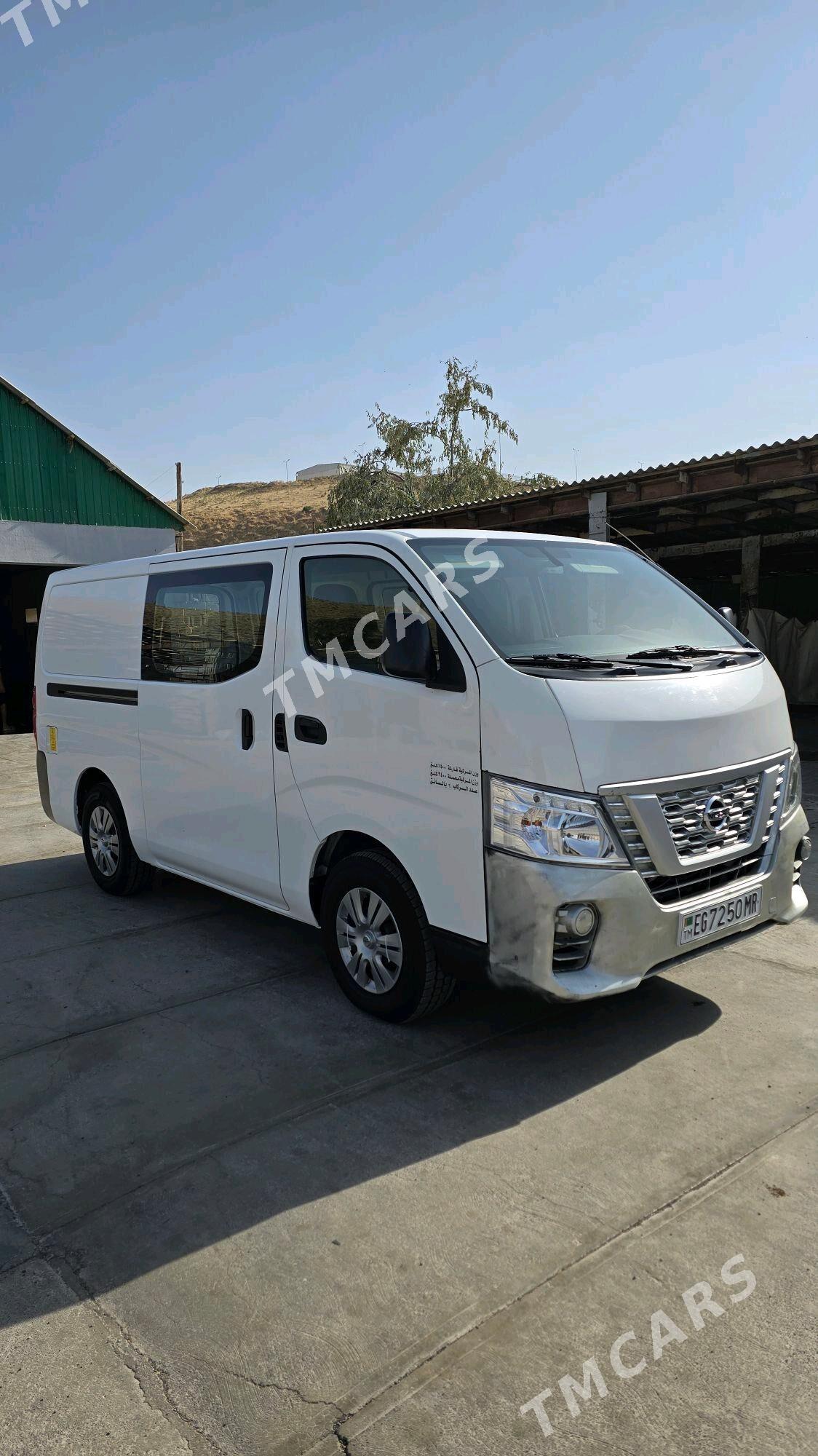 Nissan Urvan 2021 - 350 000 TMT - Мары - img 3
