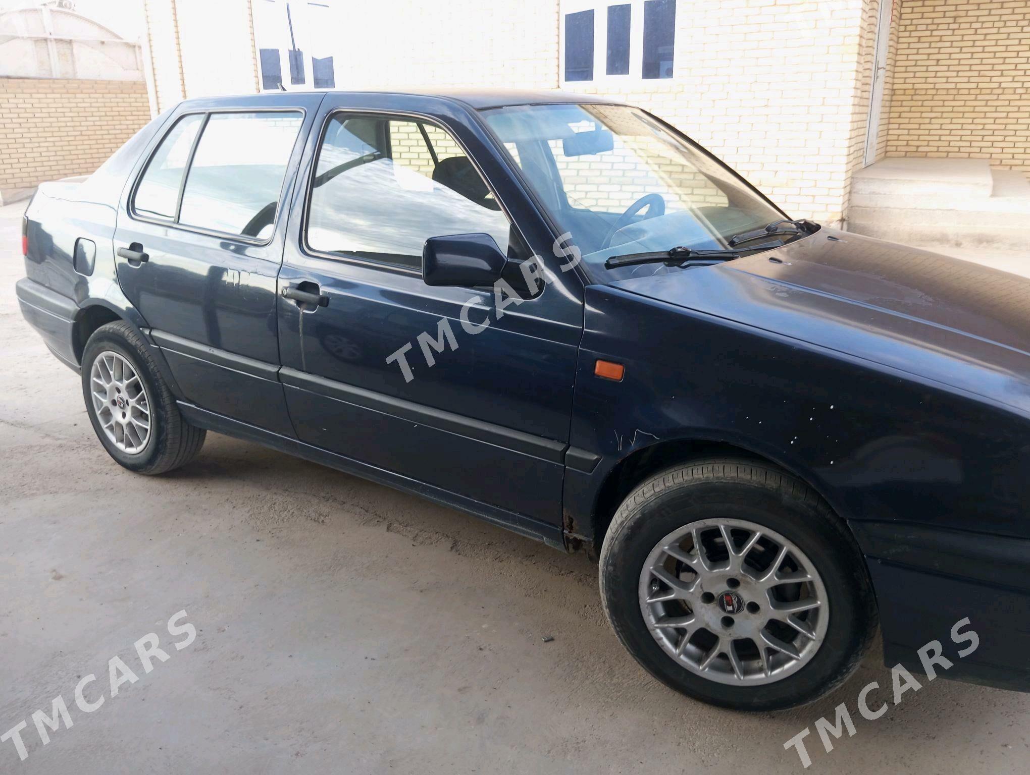 Volkswagen Jetta 1992 - 39 000 TMT - Mary - img 5