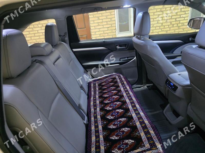 Toyota Highlander 2019 - 450 000 TMT - Векильбазар - img 7