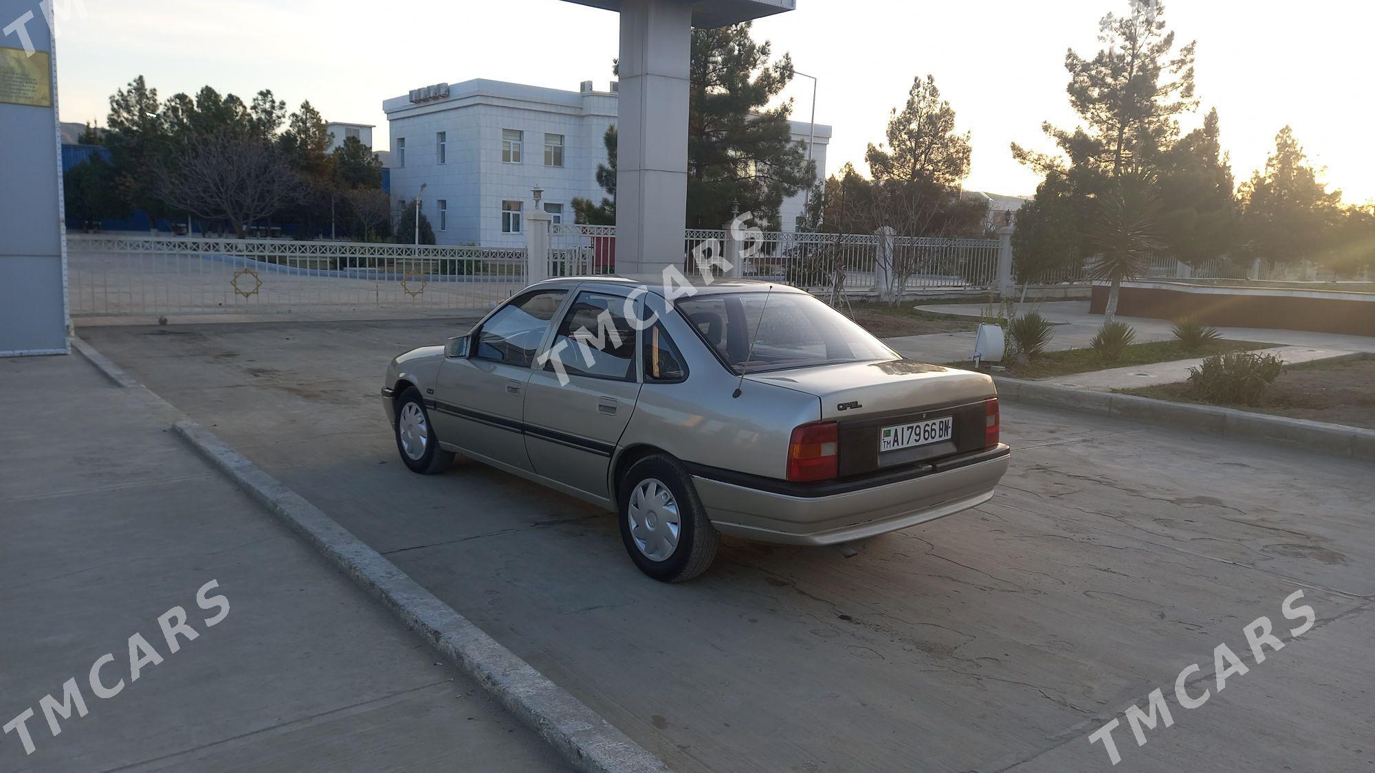 Opel Vectra 1990 - 36 000 TMT - Махтумкули - img 2