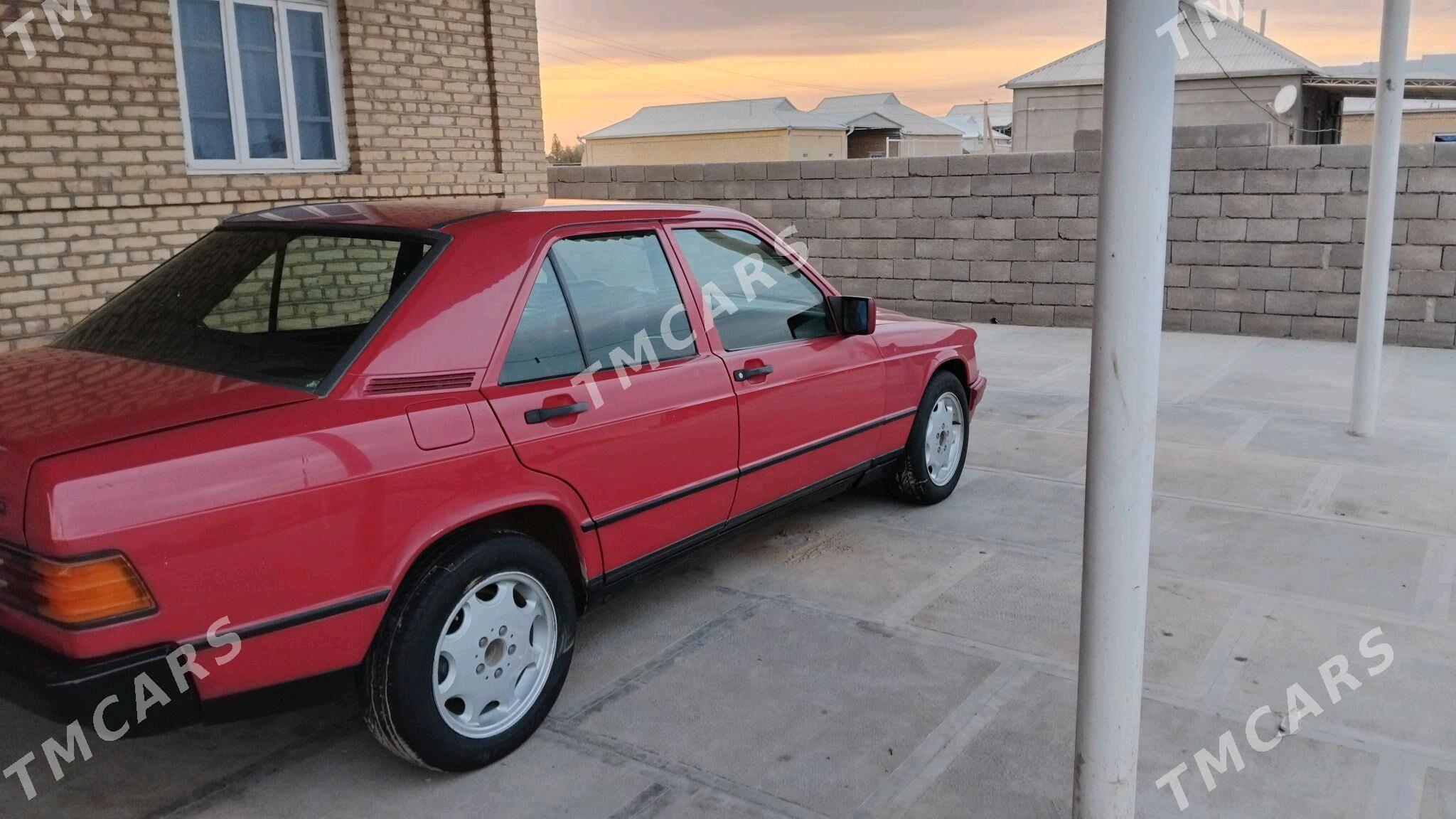 Mercedes-Benz 190E 1992 - 32 000 TMT - Мары - img 4