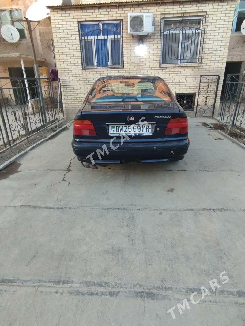 BMW E39 1998 - 60 000 TMT - Мары - img 4