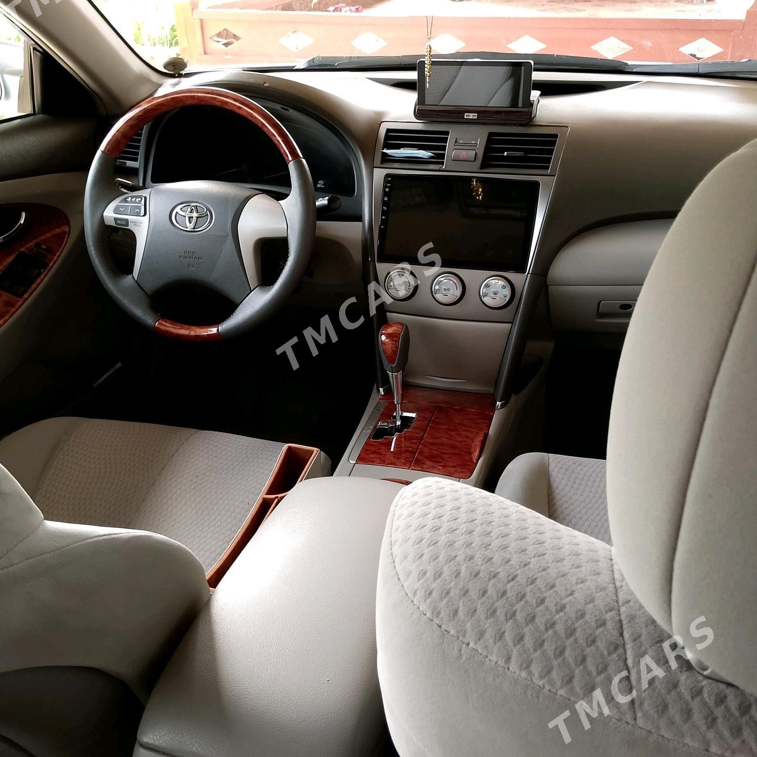 Toyota Camry 2011 - 200 000 TMT - Векильбазар - img 3