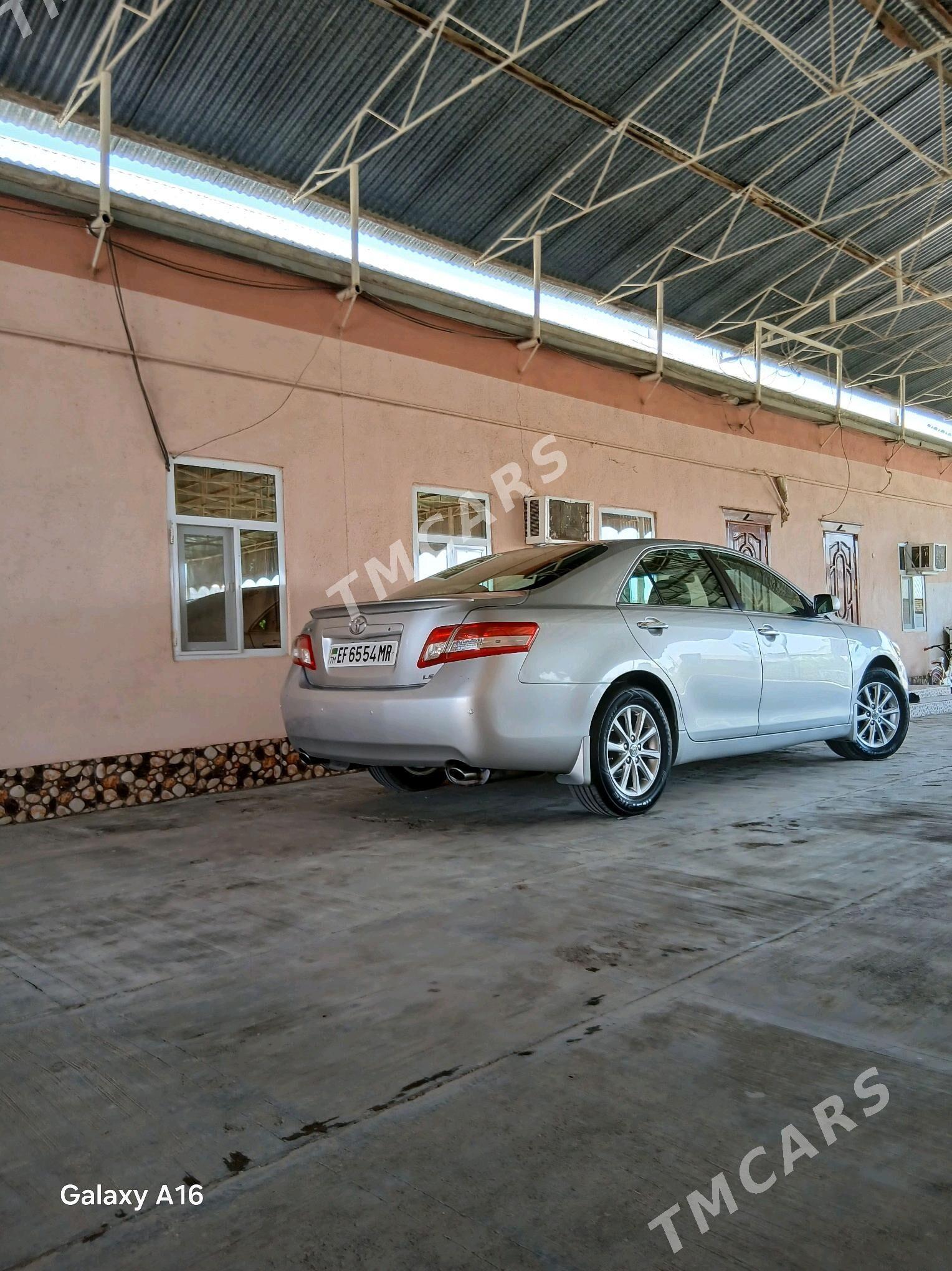 Toyota Camry 2011 - 200 000 TMT - Векильбазар - img 4