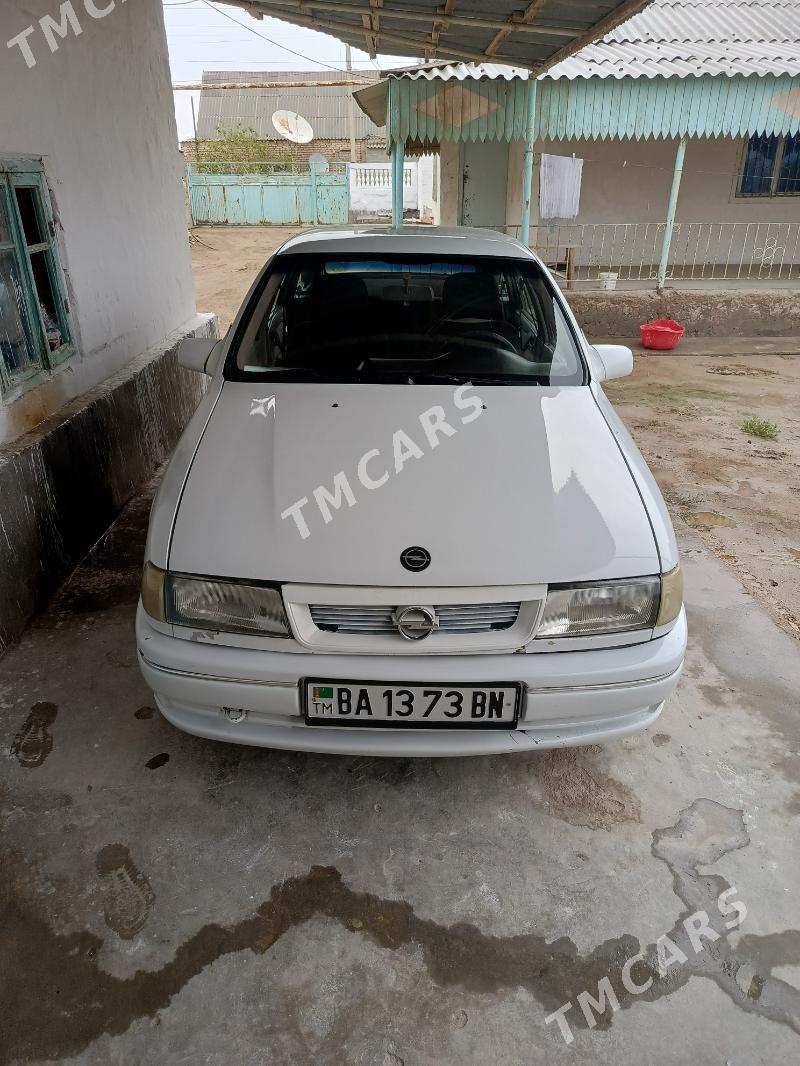 Opel Vectra 1990 - 40 000 TMT - Gumdag - img 7