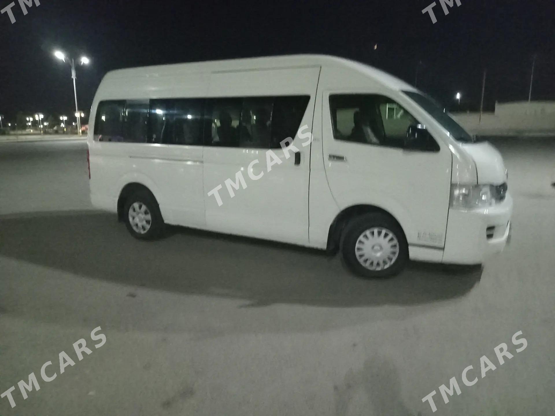 Toyota Hiace 2009 - 400 000 TMT - Esenguly - img 2