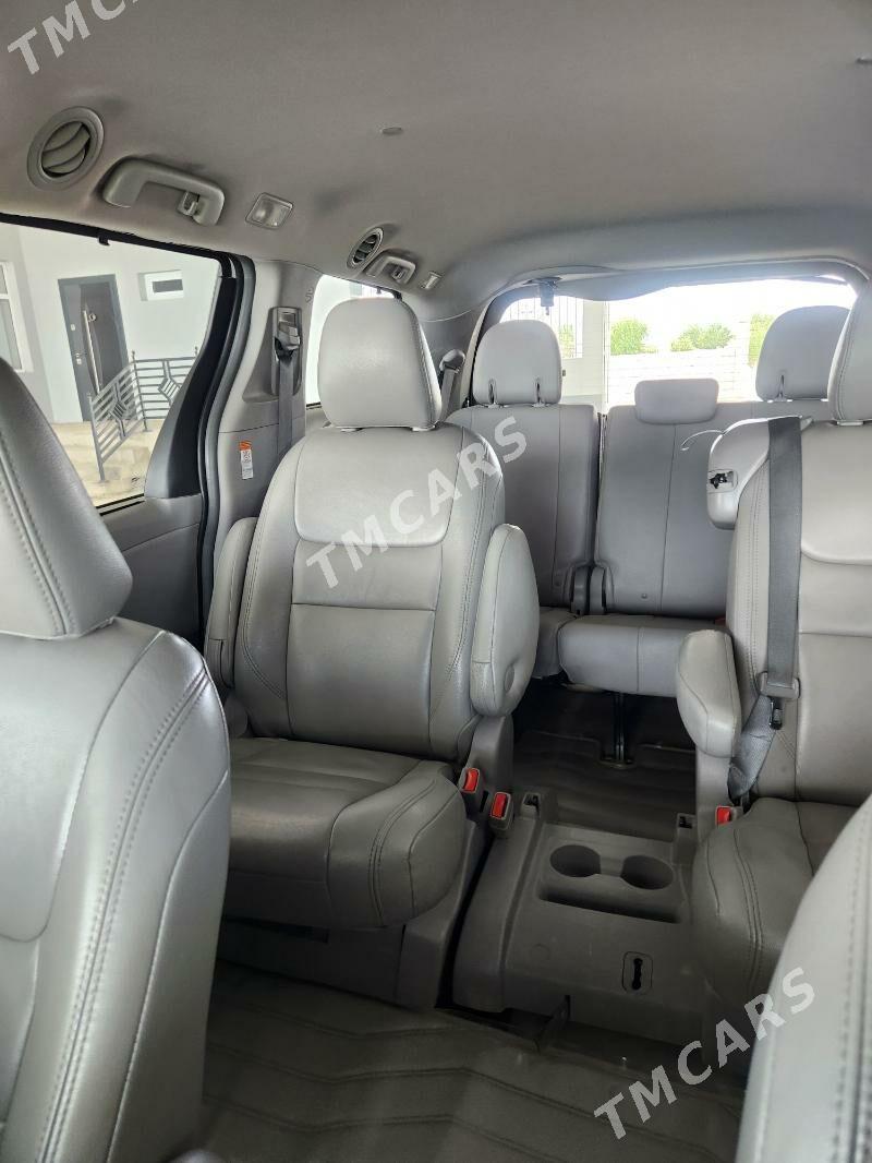 Toyota Sienna 2017 - 360 000 TMT - Гёкдепе - img 2