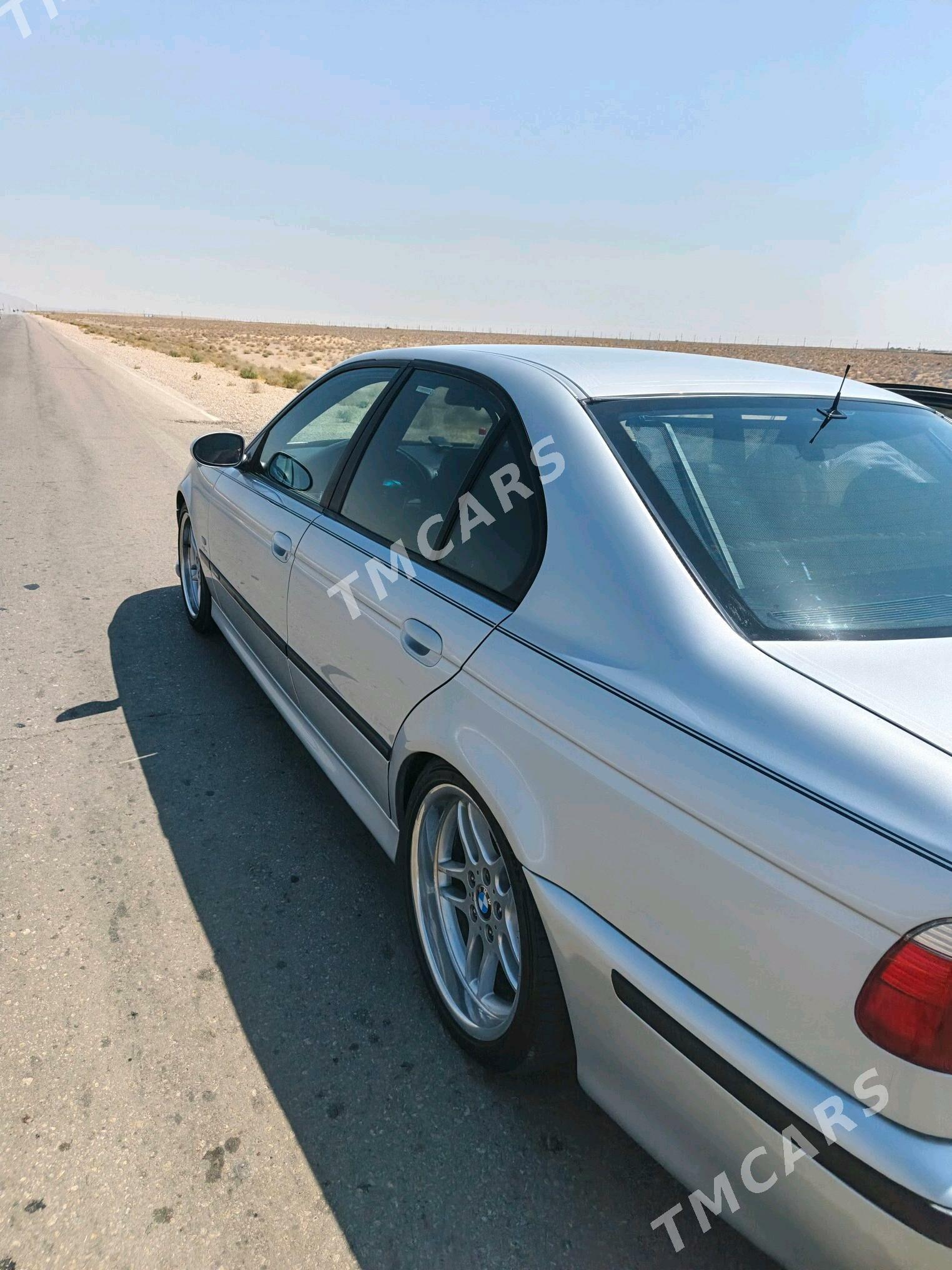 BMW E39 2001 - 180 000 TMT - Кака - img 3