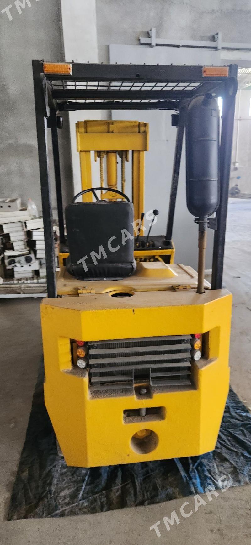 LiuGong Forklift 2000 - 70 000 TMT - Ak bugdaý etraby - img 1