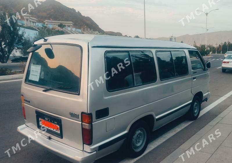 Toyota Hiace 1988 - 38 000 TMT - Türkmenbaşy - img 5