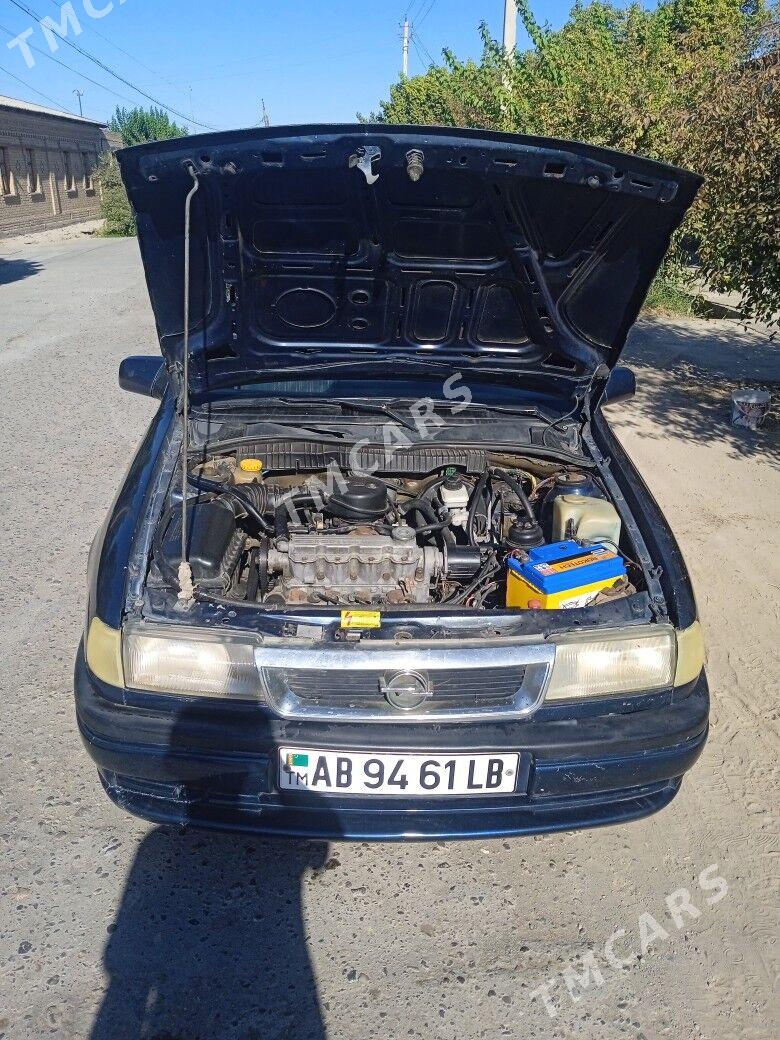 Opel Vectra 1993 - 32 000 TMT - Сакар - img 2