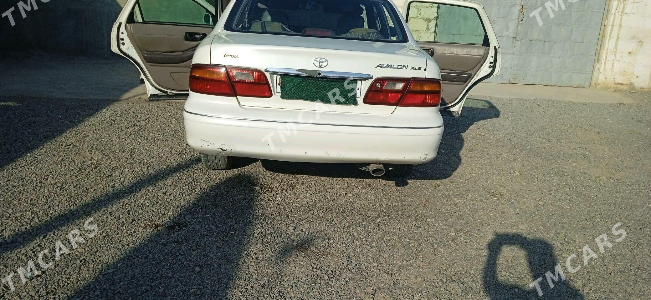 Toyota Avalon 1999 - 130 000 TMT - етр. Туркменбаши - img 1