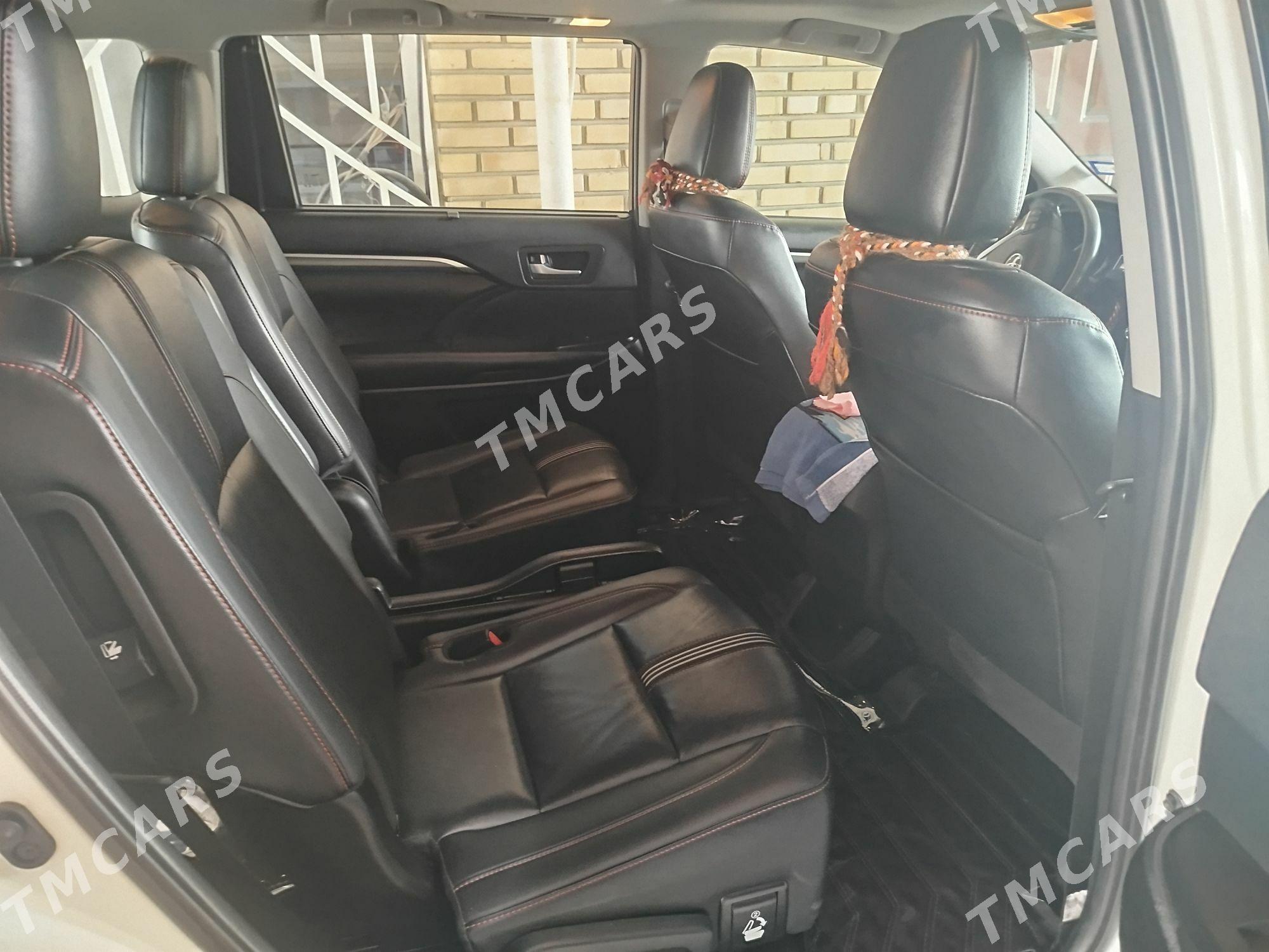 Toyota Highlander 2020 - 600 000 TMT - 30 mkr - img 4