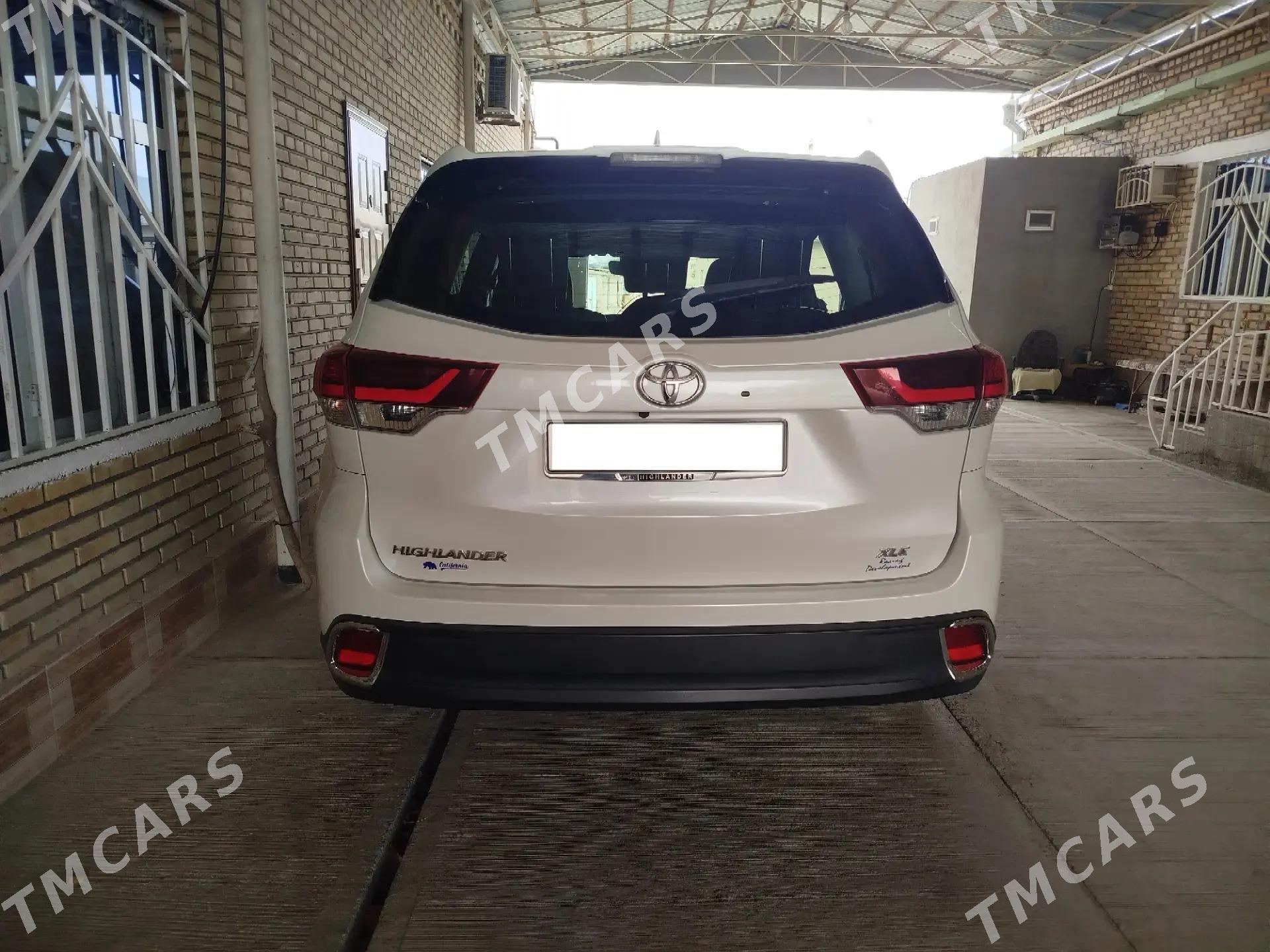 Toyota Highlander 2020 - 600 000 TMT - 30 mkr - img 1