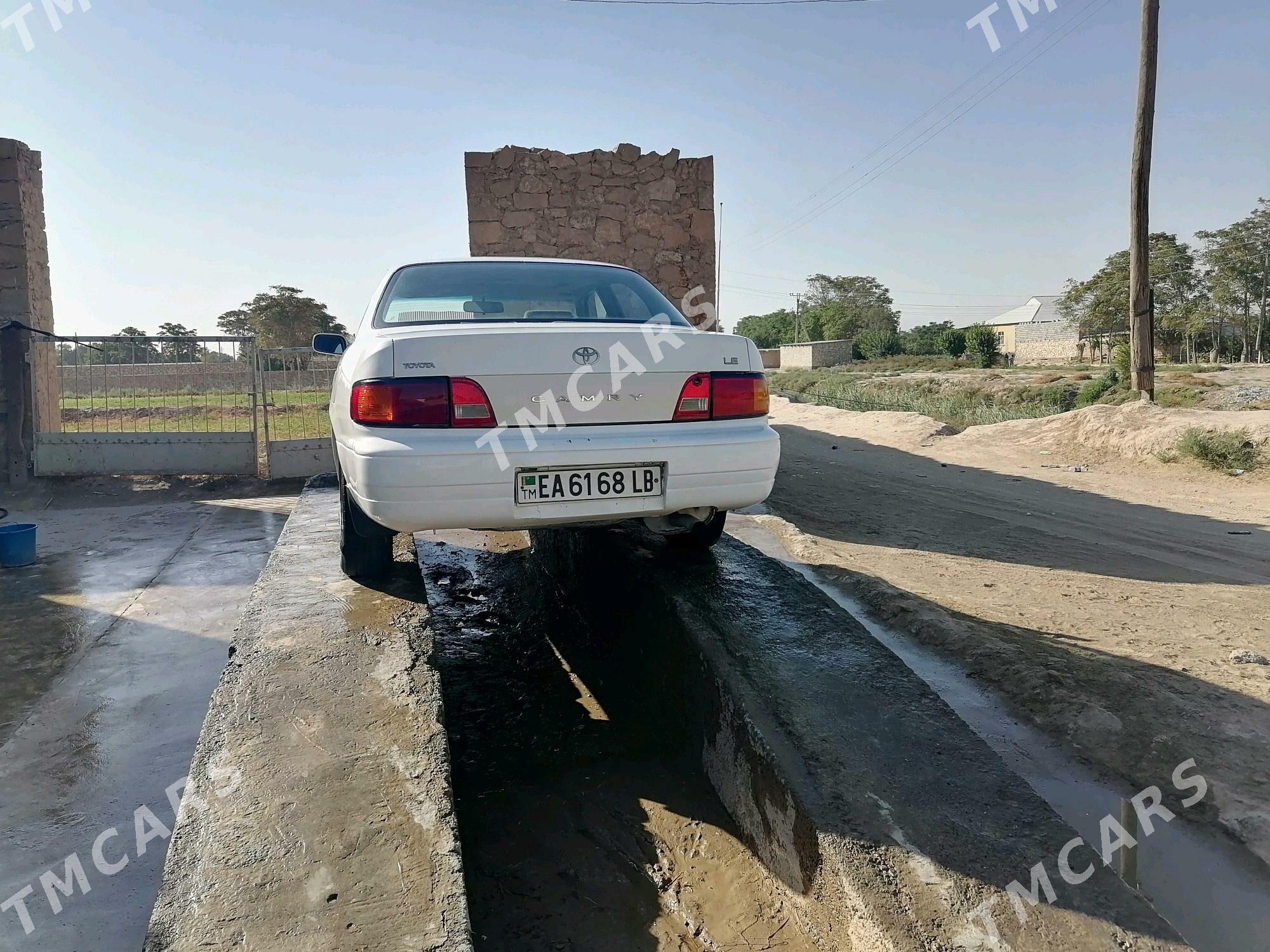 Toyota Camry 1993 - 70 000 TMT - Достлук - img 6