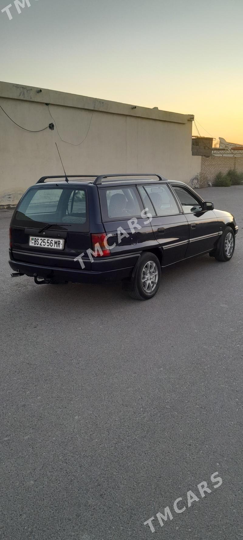 Opel Astra 1992 - 35 000 TMT - Мары - img 4