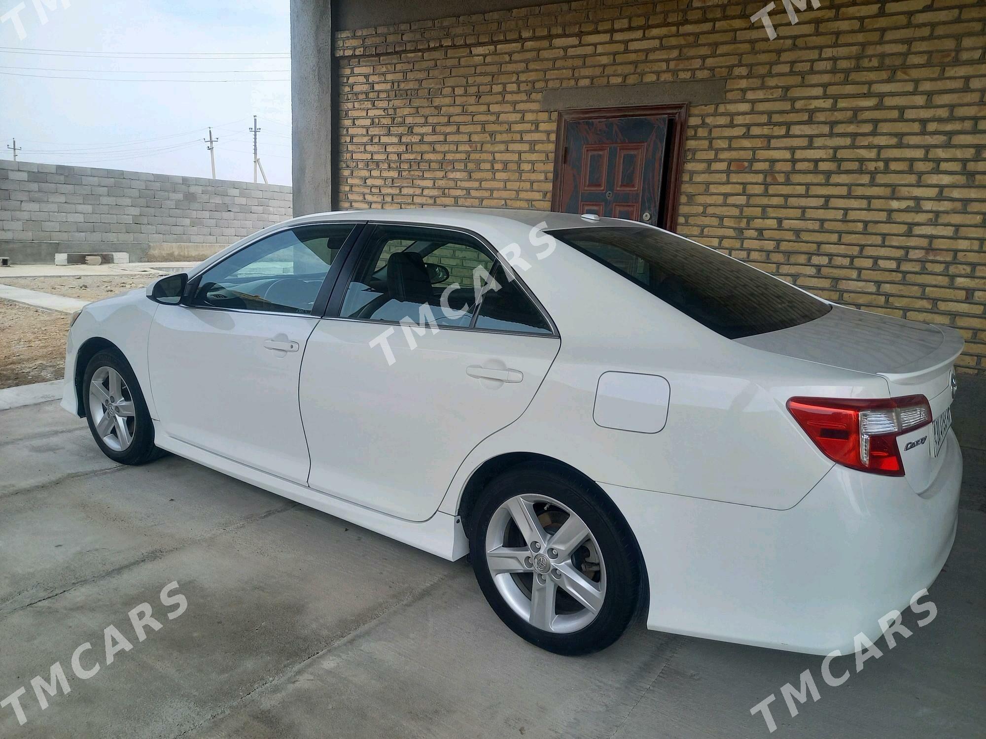 Toyota Camry 2012 - 220 000 TMT - Кака - img 2