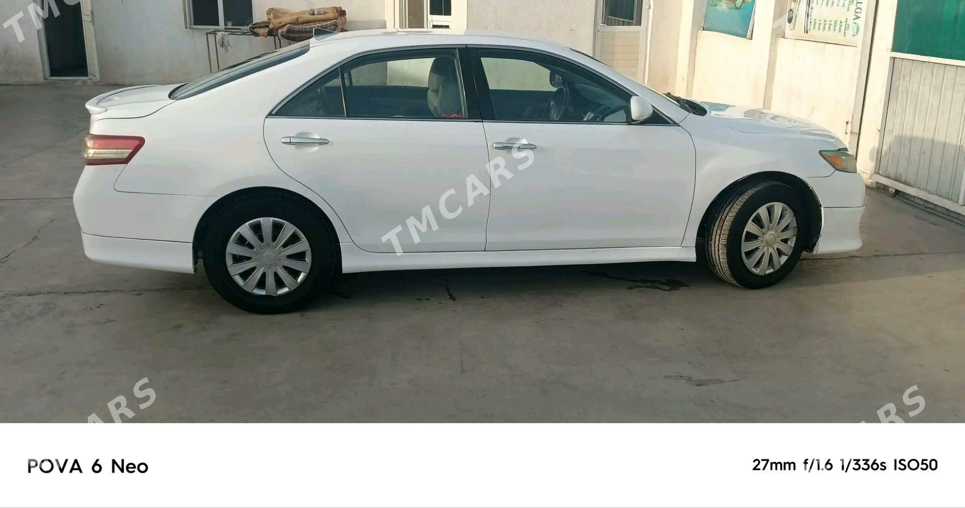 Toyota Camry 2010 - 120 000 TMT - Büzmeýin - img 9
