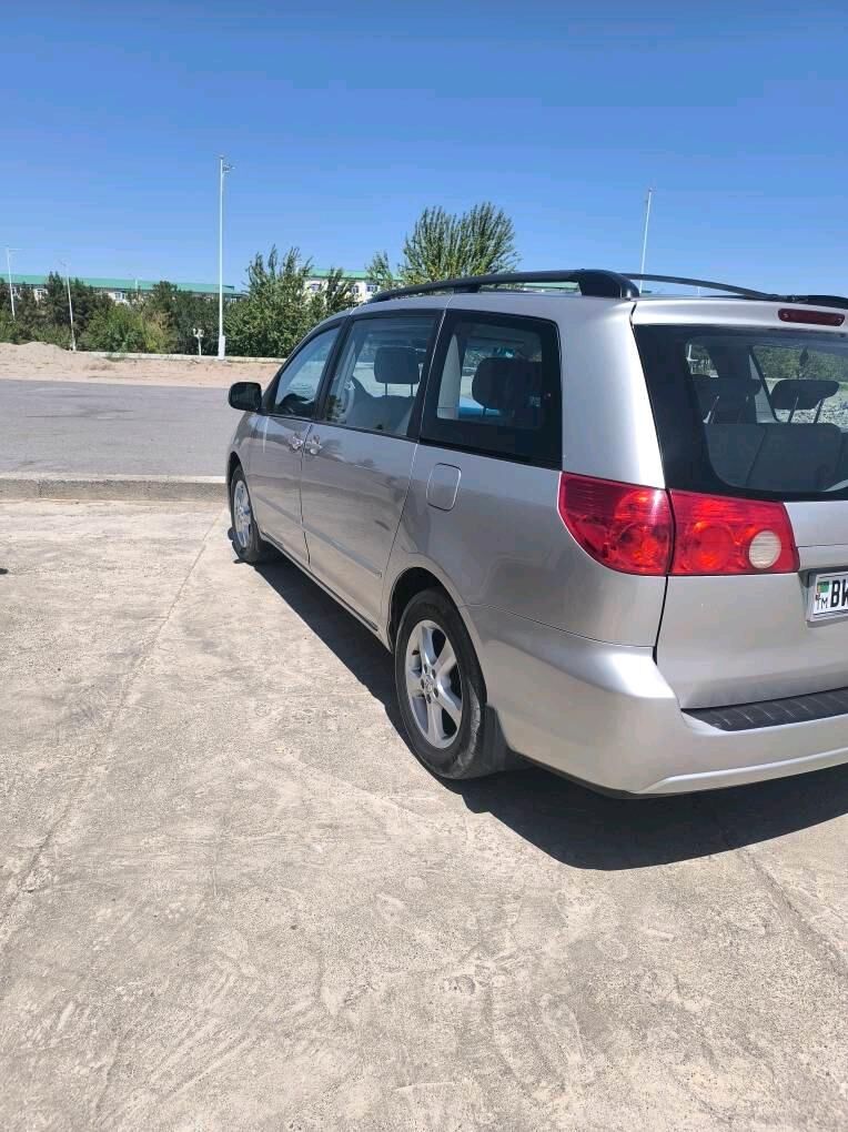 Toyota Sienna 2009 - 230 000 TMT - Türkmenabat - img 6
