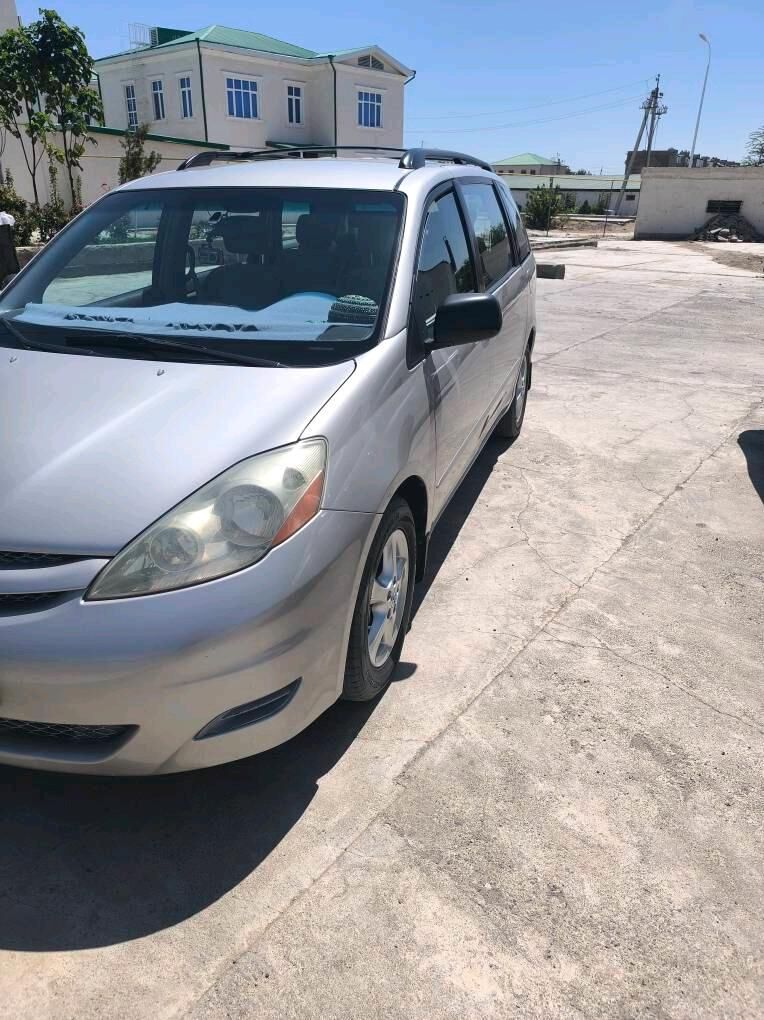 Toyota Sienna 2009 - 230 000 TMT - Türkmenabat - img 4