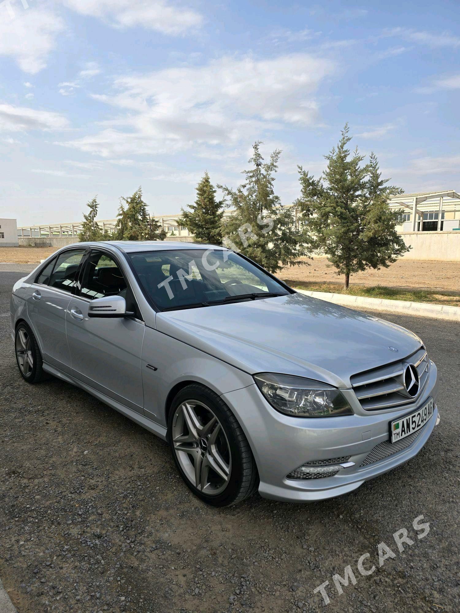 Mercedes-Benz C300 2011 - 215 000 TMT - Aşgabat - img 8