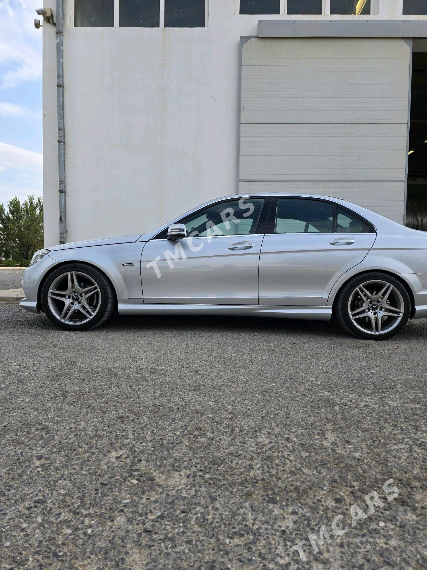 Mercedes-Benz C300 2011 - 215 000 TMT - Aşgabat - img 7