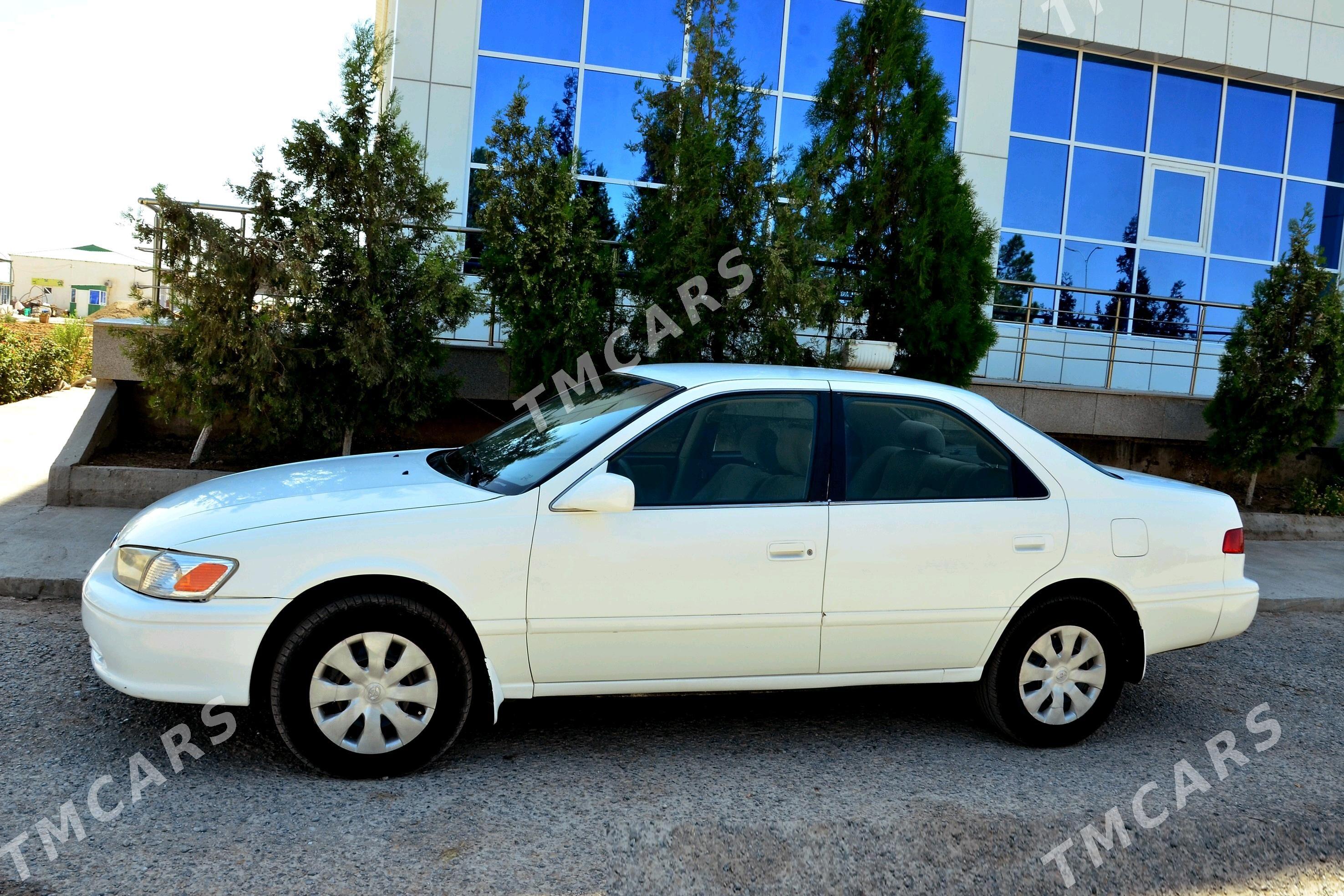 Toyota Camry 2001 - 120 000 TMT - Теджен - img 2