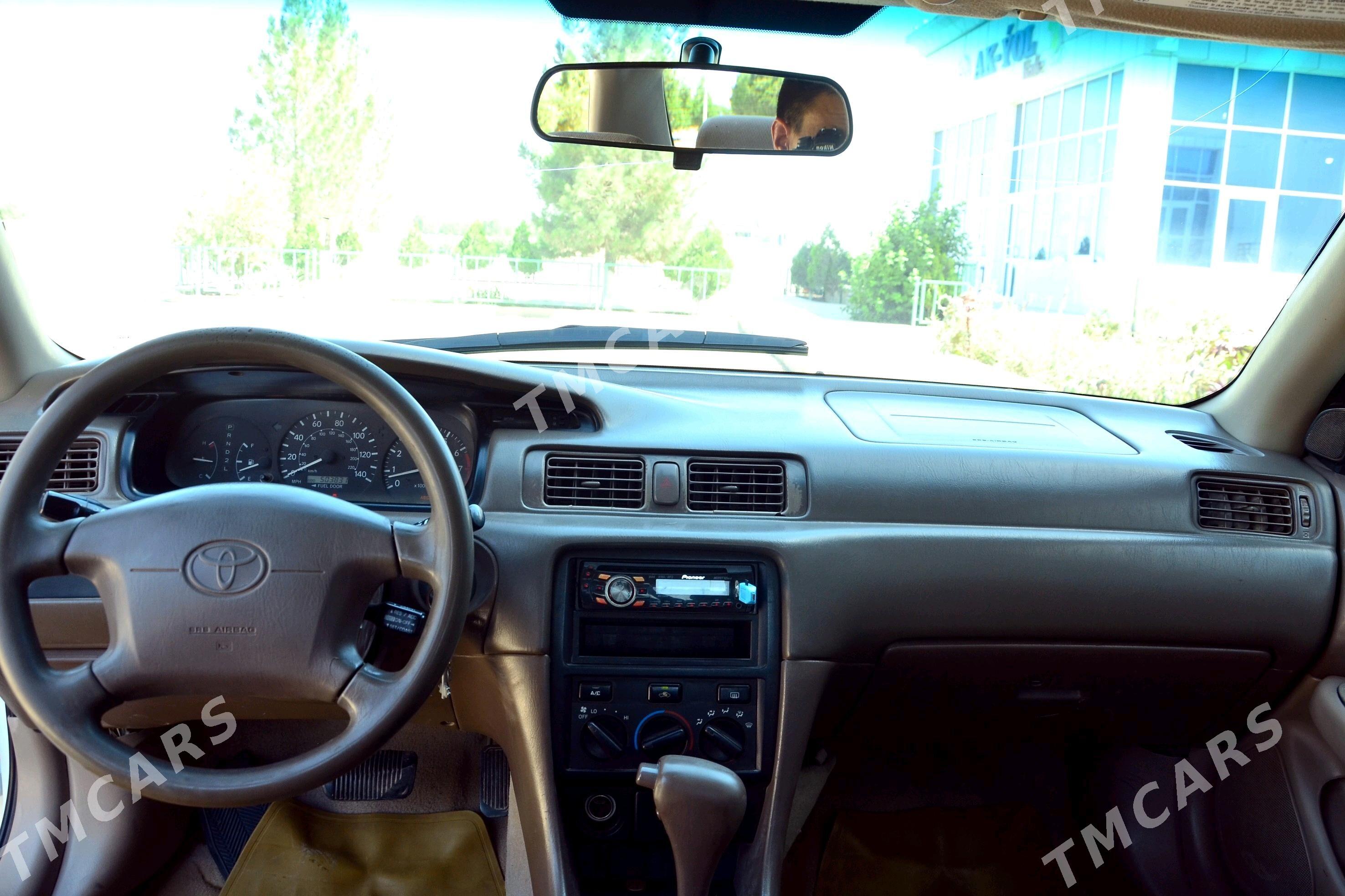Toyota Camry 2001 - 120 000 TMT - Теджен - img 5