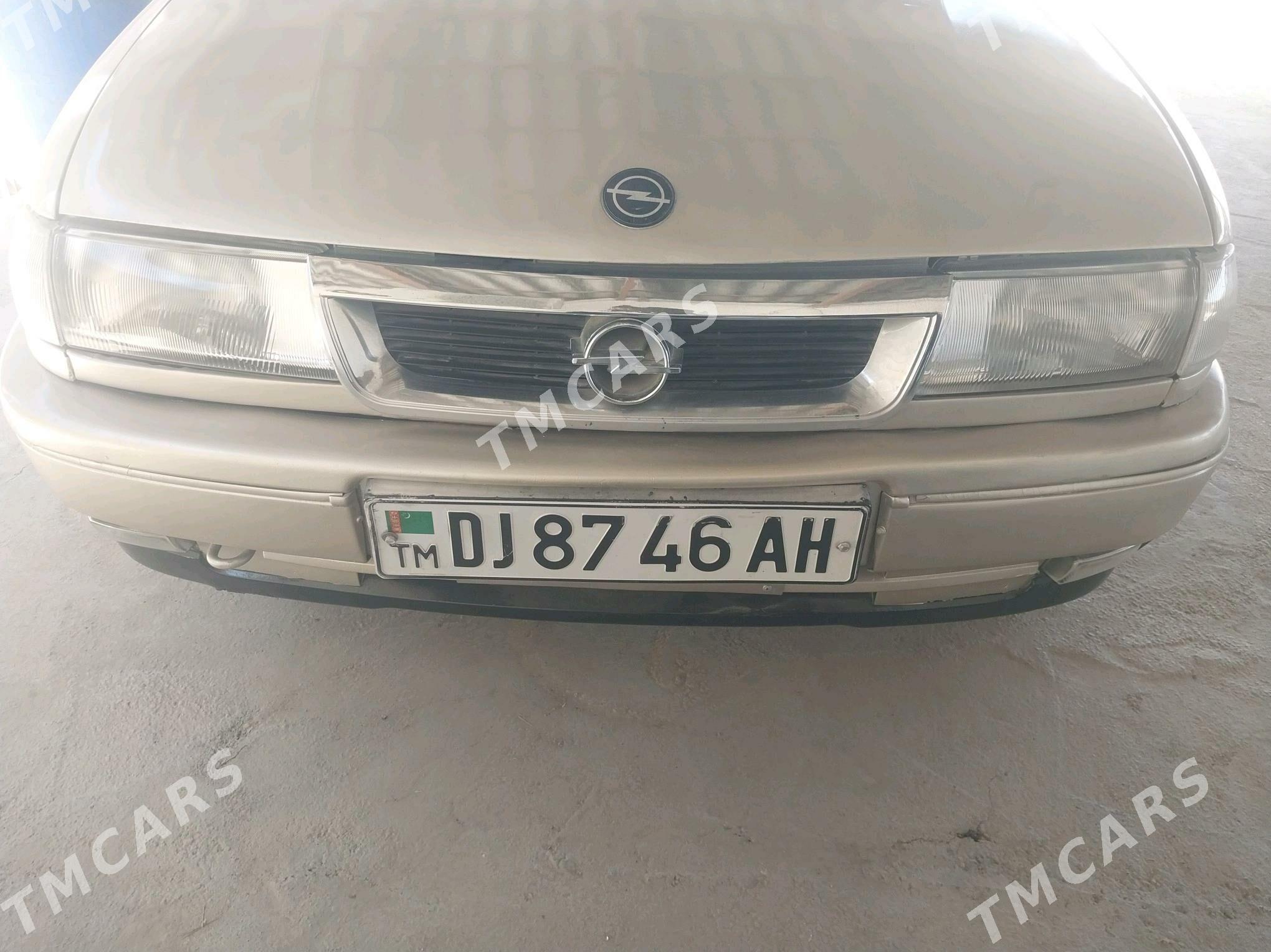 Opel Vectra 1990 - 44 000 TMT - Теджен - img 4