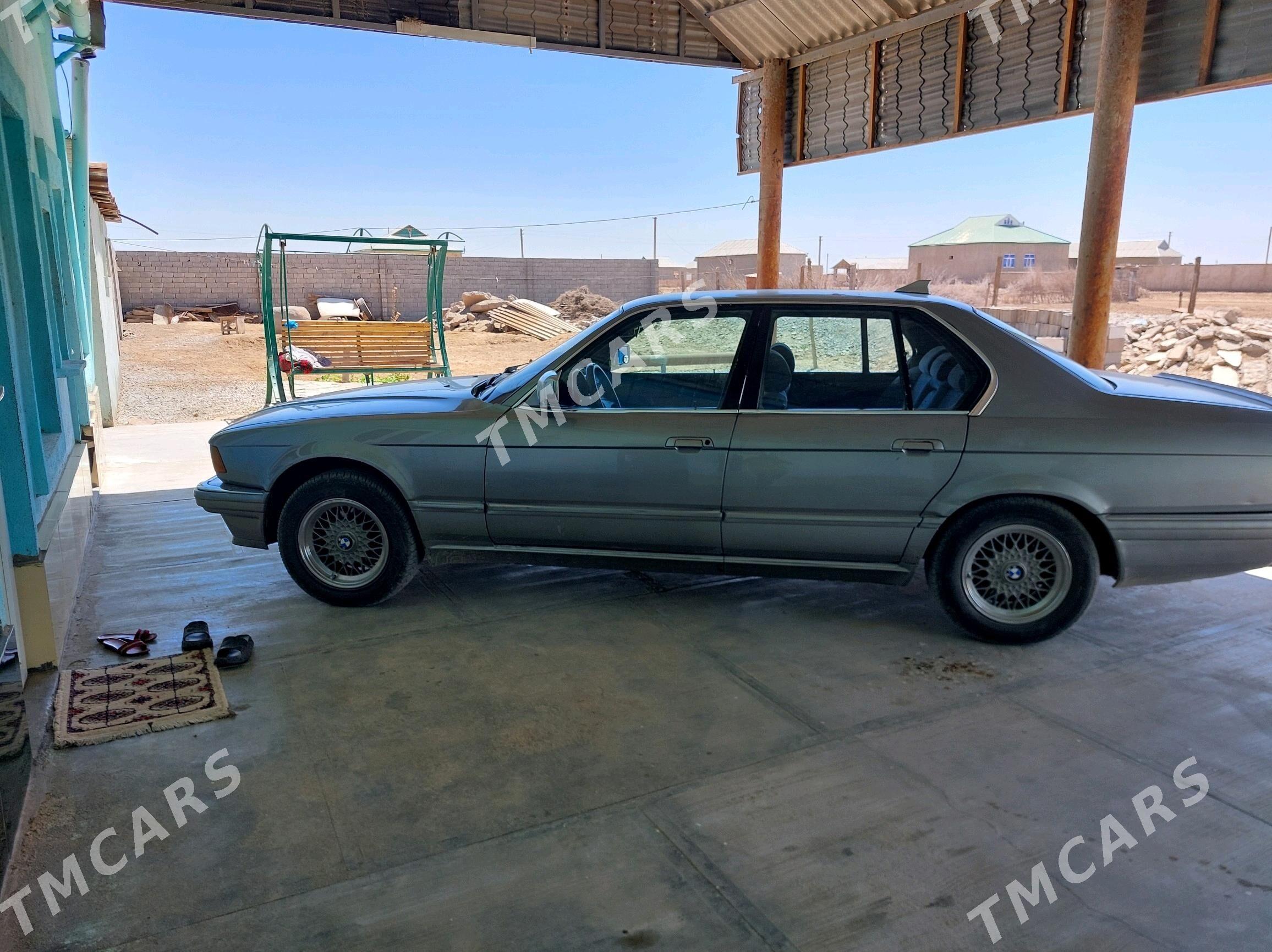 BMW 7 Series 1989 - 60 000 TMT - Теджен - img 4