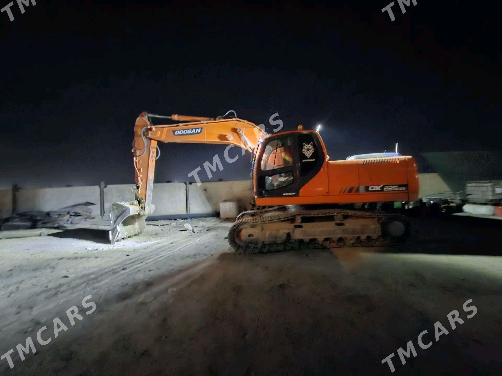 Caterpillar Excavator 2013 - 900 000 TMT - Анев - img 2