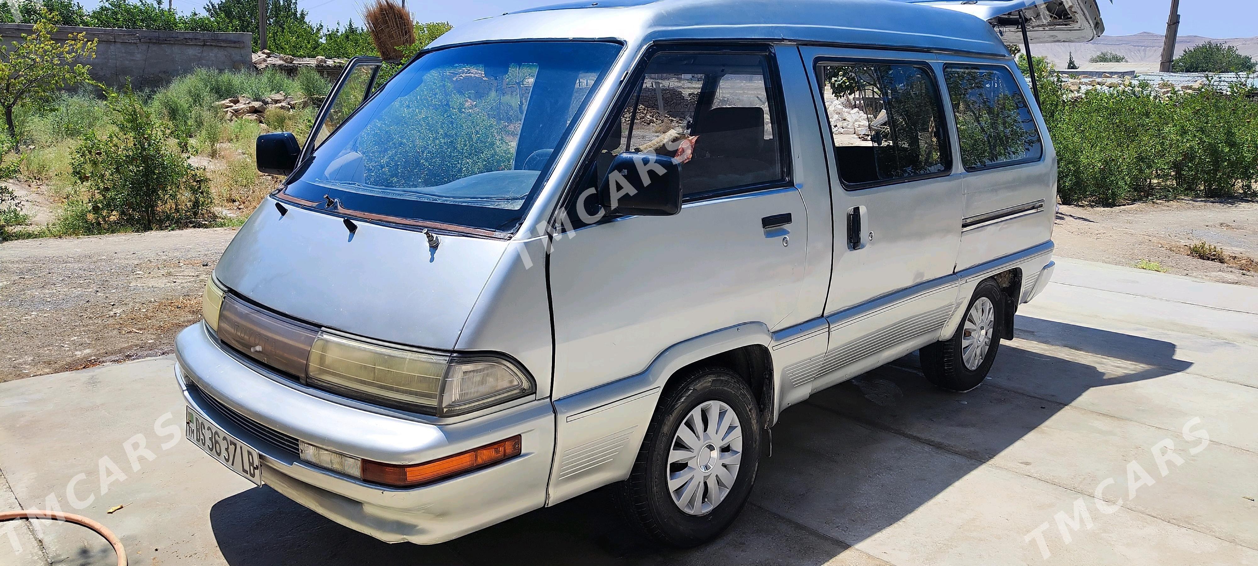 Toyota Hiace 1989 - 30 000 TMT - Magdanly - img 2