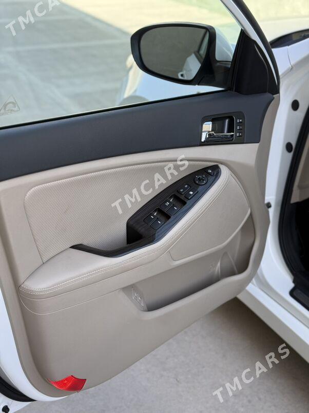 Kia Optima 2012 - 250 000 TMT - Балканабат - img 7
