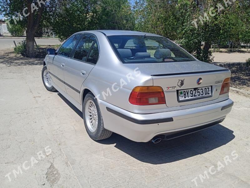 BMW E39 2000 - 108 000 TMT - Кёнеургенч - img 4