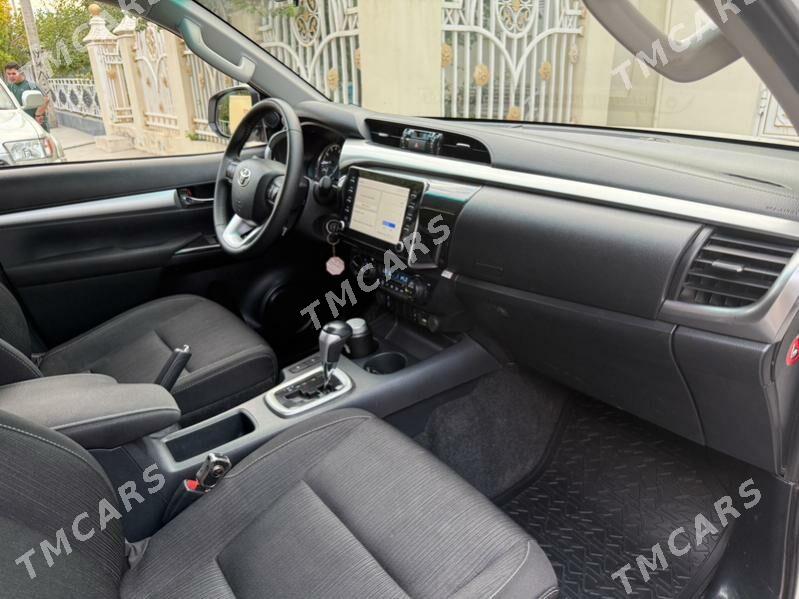 Toyota Hilux 2022 - 585 000 TMT - Ашхабад - img 4