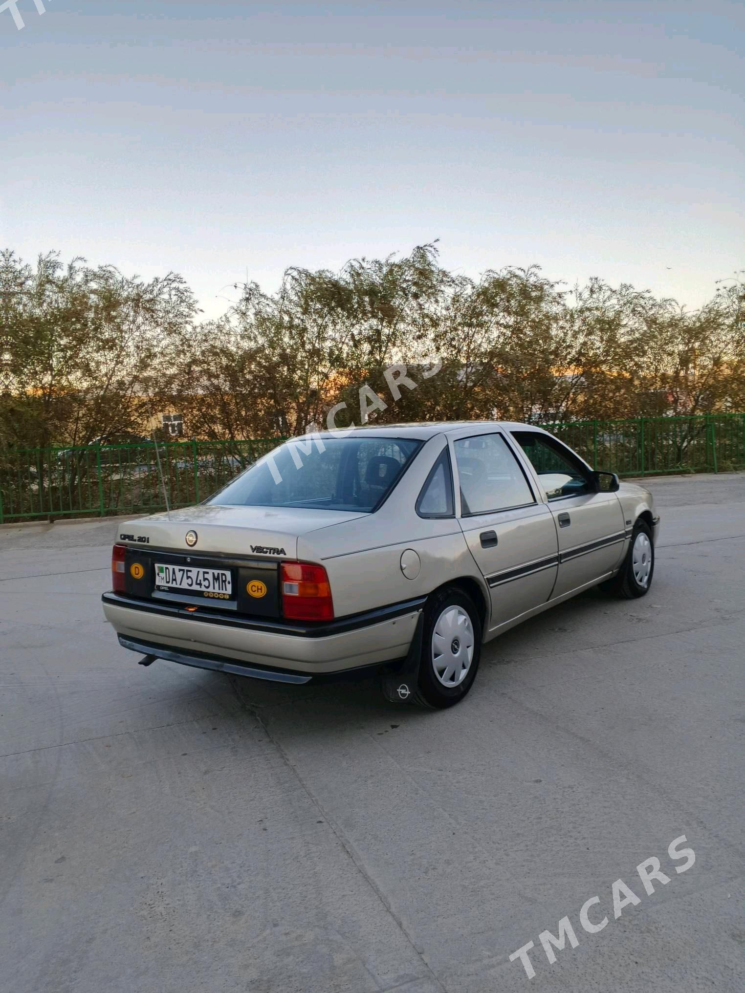 Opel Vectra 1990 - 30 000 TMT - Mary - img 8