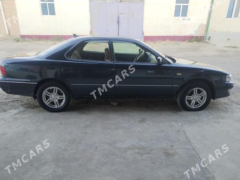 Toyota Camry 1994 - 40 000 TMT - Dänew - img 3