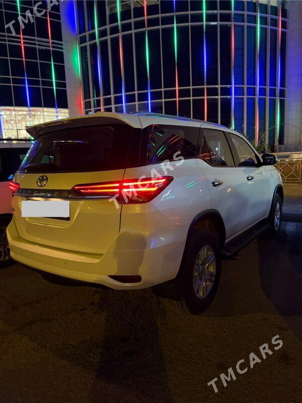 Toyota Fortuner 2017 - 530 000 TMT - Aşgabat - img 4