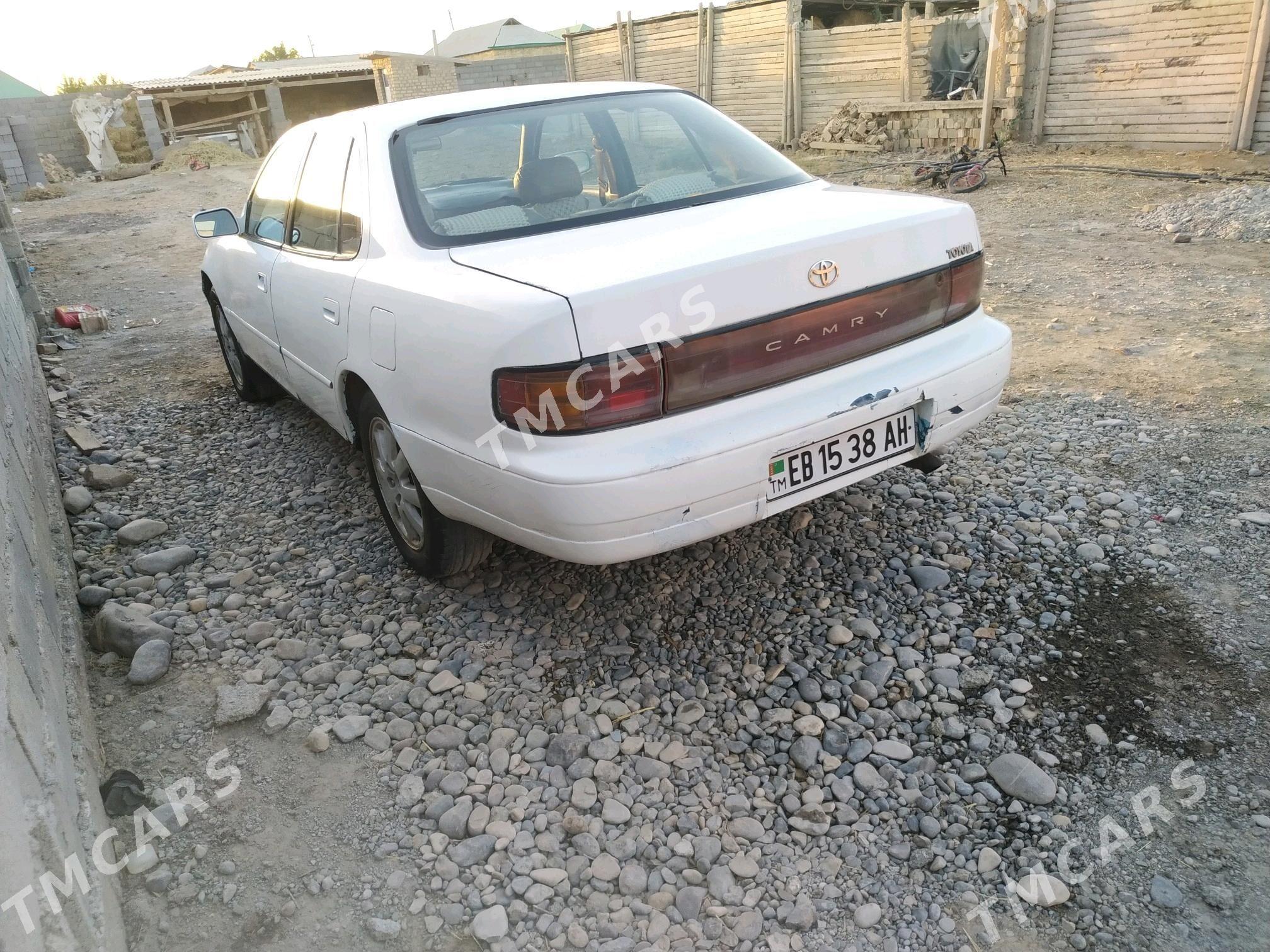 Toyota Camry 1993 - 68 000 TMT - Ак-Бугдайский этрап - img 5
