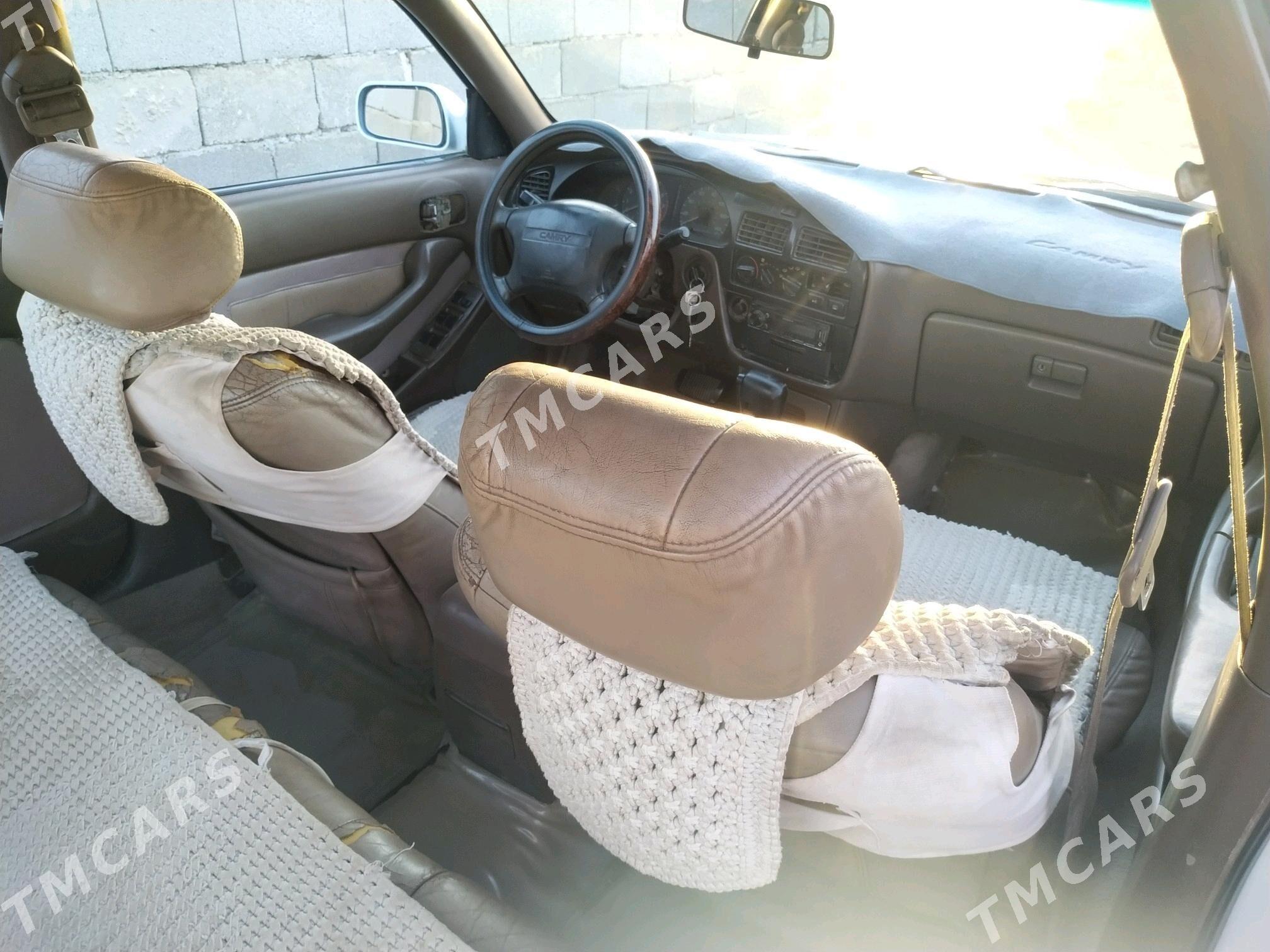 Toyota Camry 1993 - 68 000 TMT - Ак-Бугдайский этрап - img 6