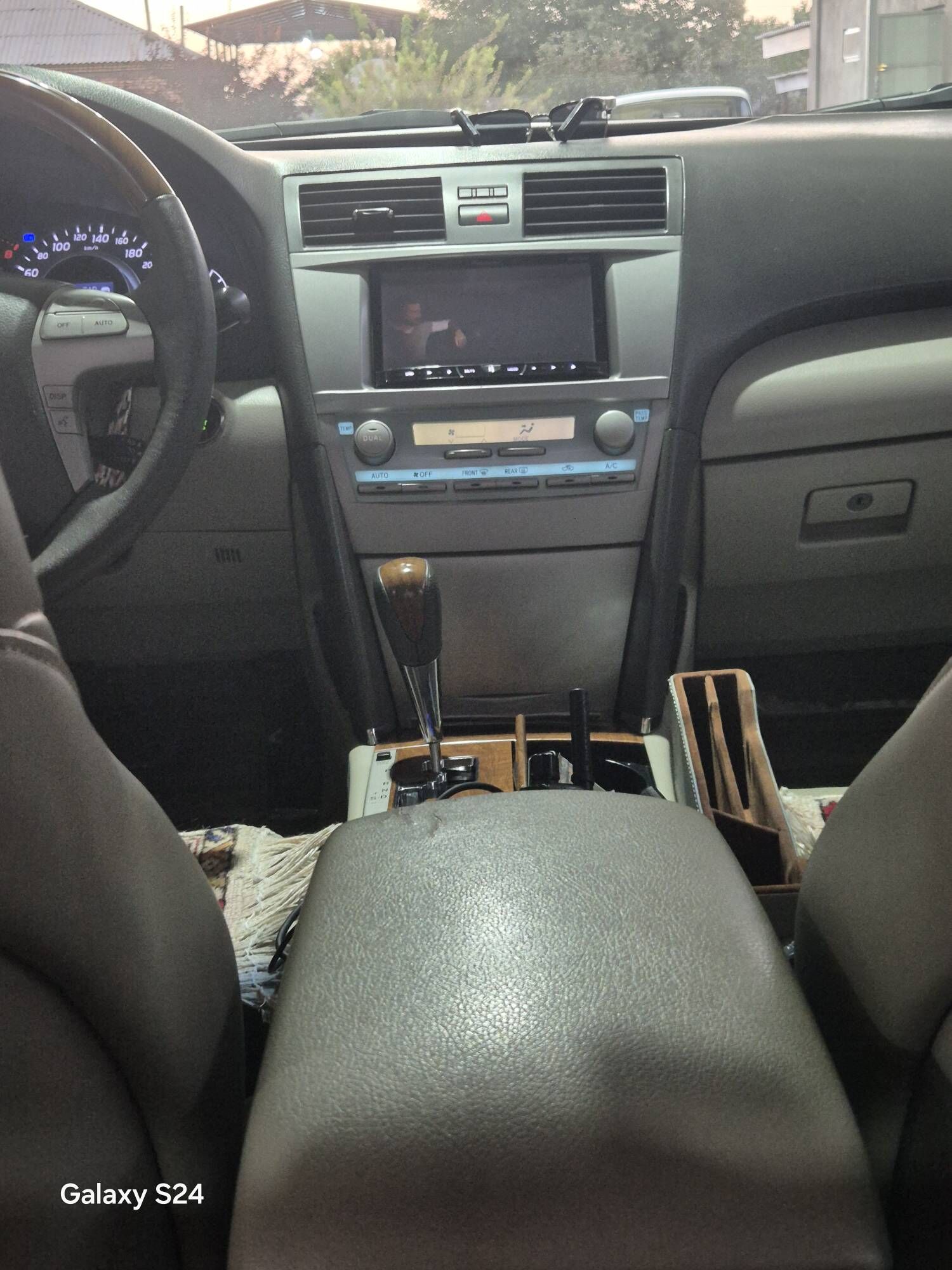 Toyota Aurion 2010 - 270 000 TMT - Gurtly - img 6