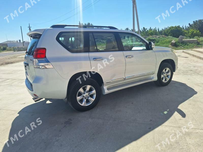 Toyota Land Cruiser Prado 2012 - 510 000 TMT - Дянев - img 6