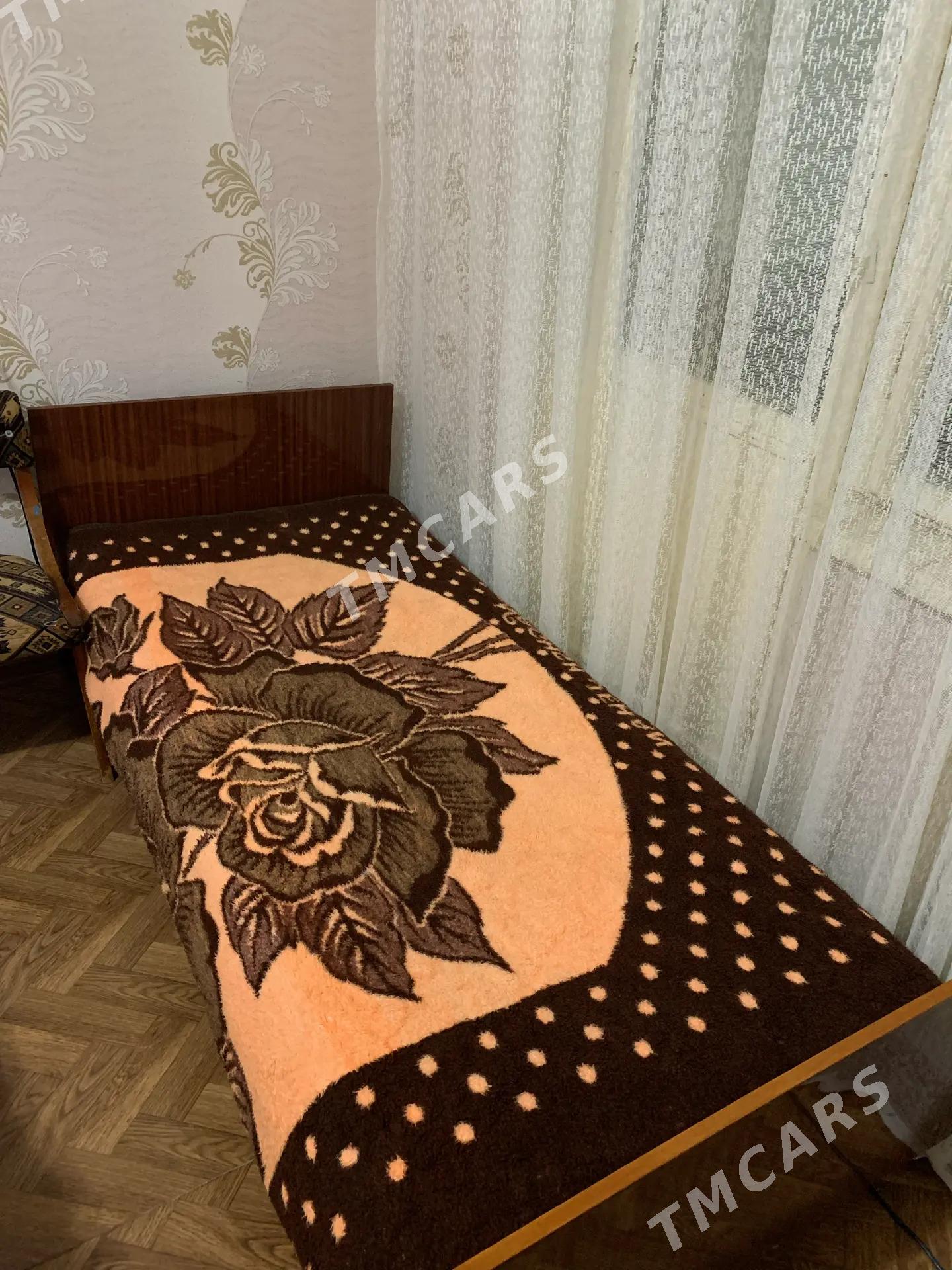 односпальная кровать и трюмо - Мары - img 2