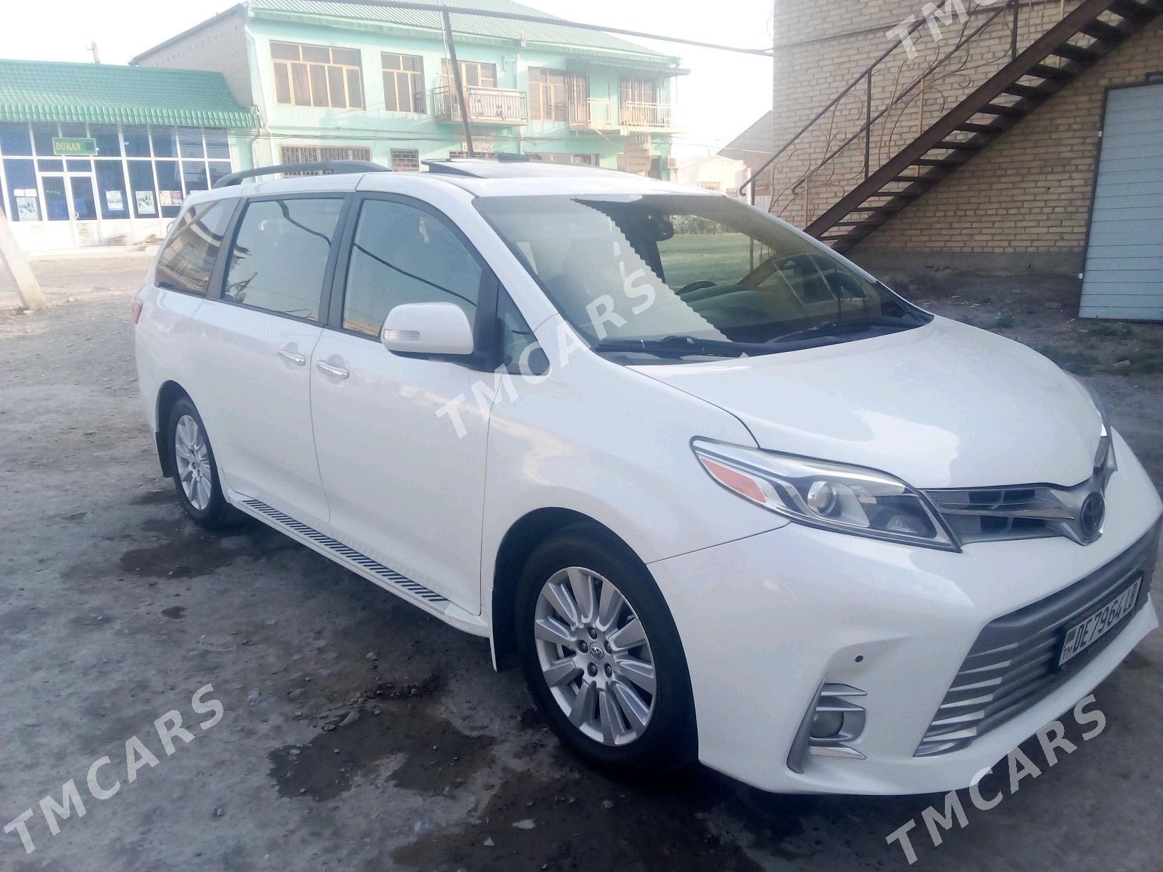 Toyota Sienna 2017 - 490 000 TMT - Dänew - img 4