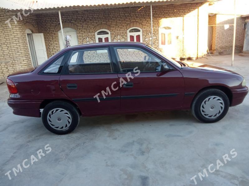 Opel Astra 1993 - 37 000 TMT - Mary - img 7