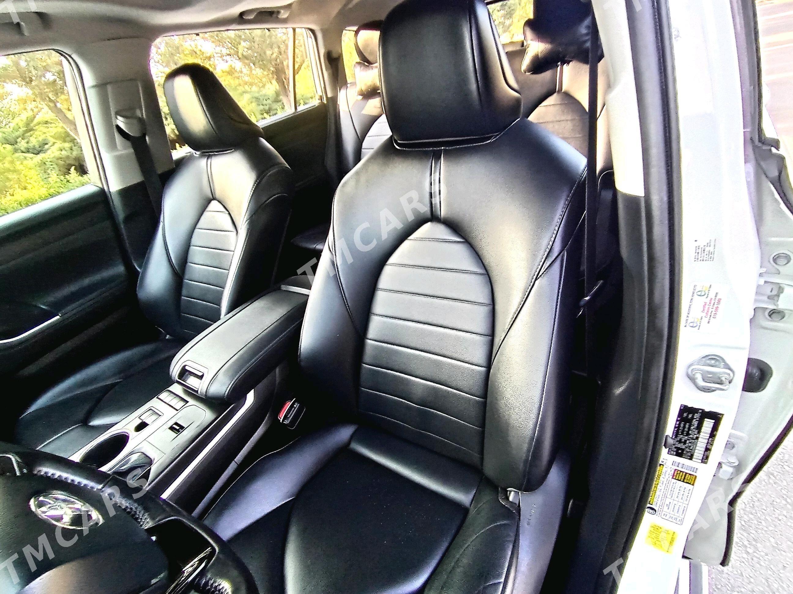 Toyota Highlander 2021 - 595 000 TMT - Балканабат - img 4