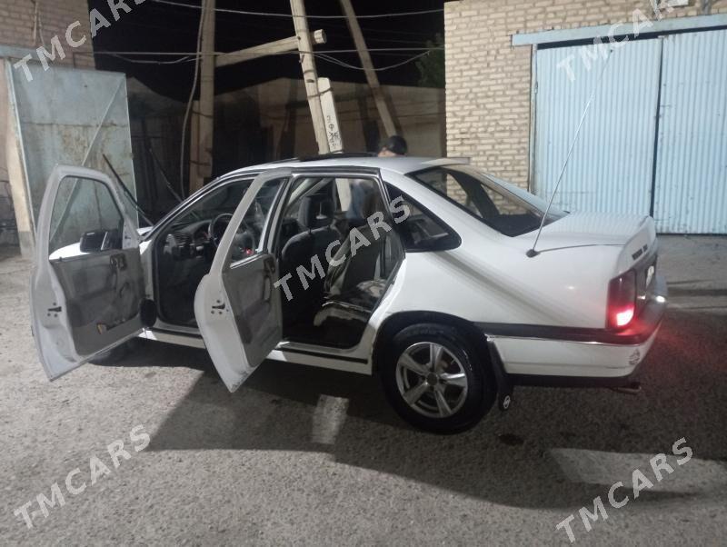 Opel Vectra 1992 - 27 000 TMT - Ёлётен - img 2