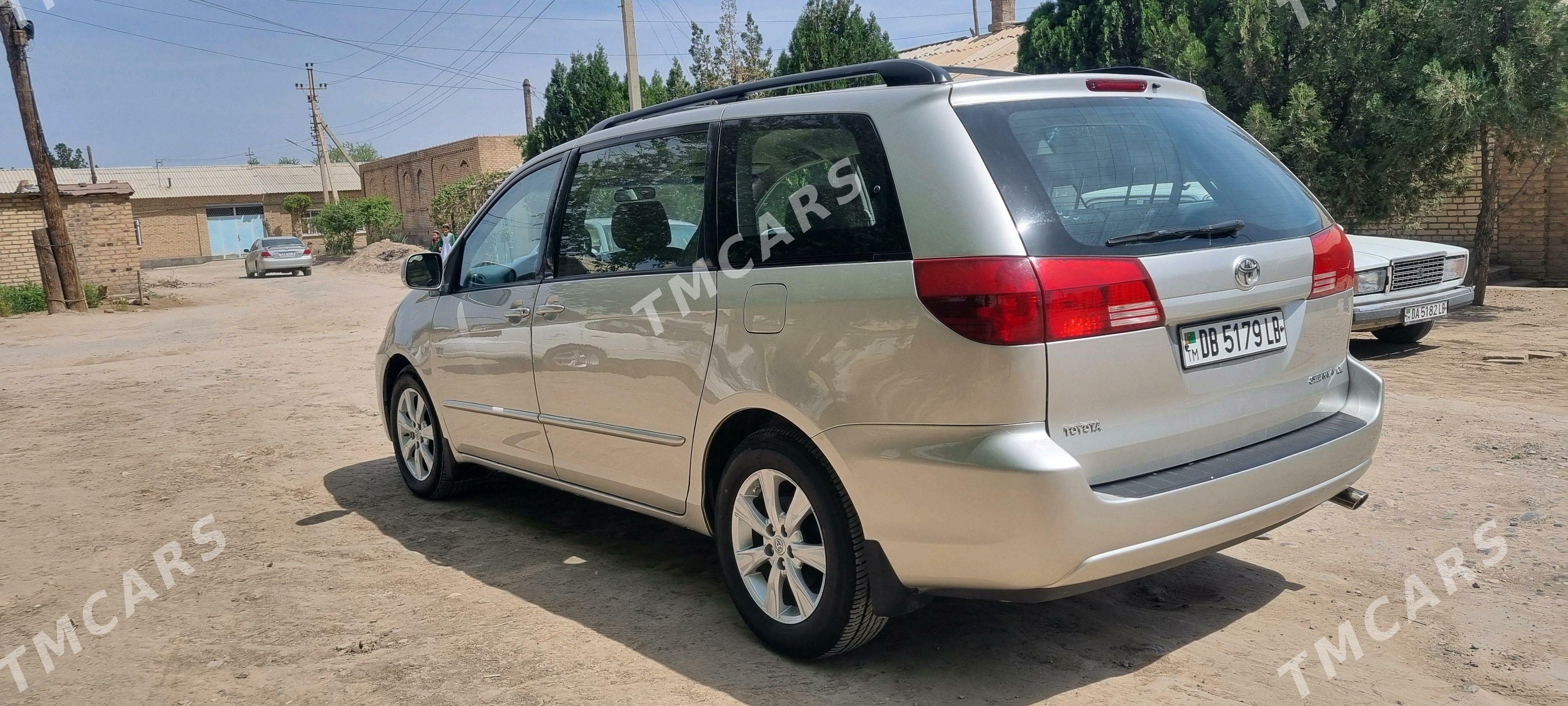 Toyota Sienna 2005 - 235 000 TMT - Kerki - img 4