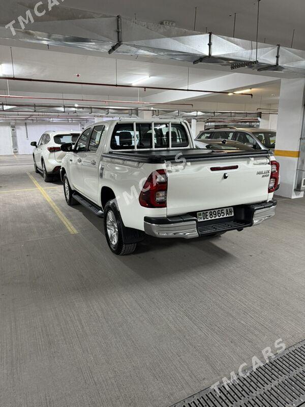 Toyota Hilux 2022 - 590 000 TMT - Ашхабад - img 4