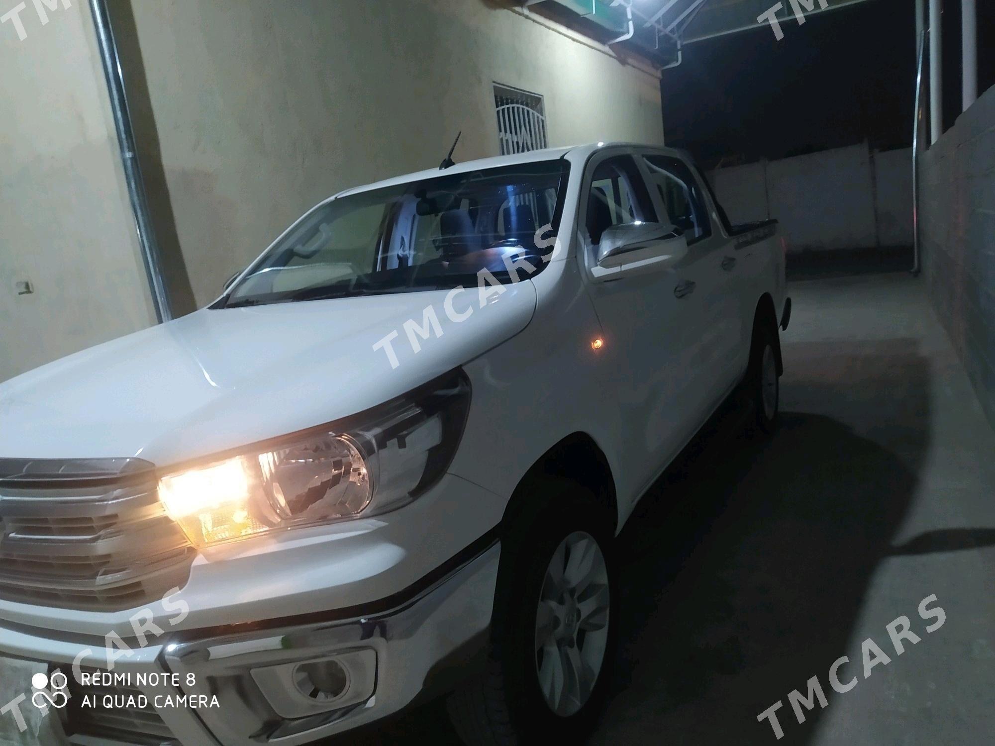 Toyota Hilux 2018 - 440 000 TMT - Büzmeýin - img 2